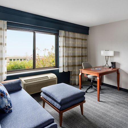 Courtyard By Marriott Sacramento Folsom Hotel Exterior photo