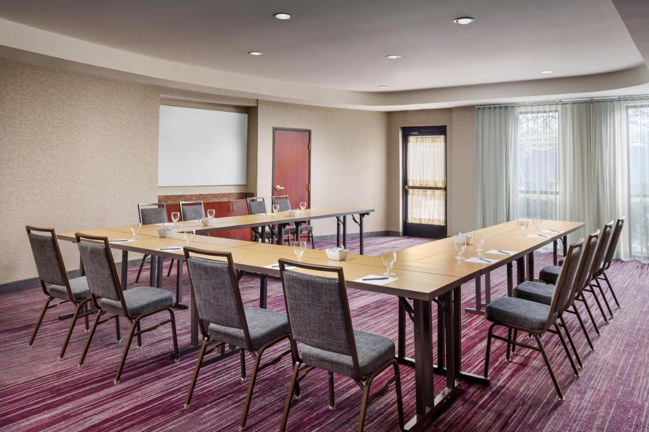 Courtyard By Marriott Sacramento Folsom Hotel Exterior photo